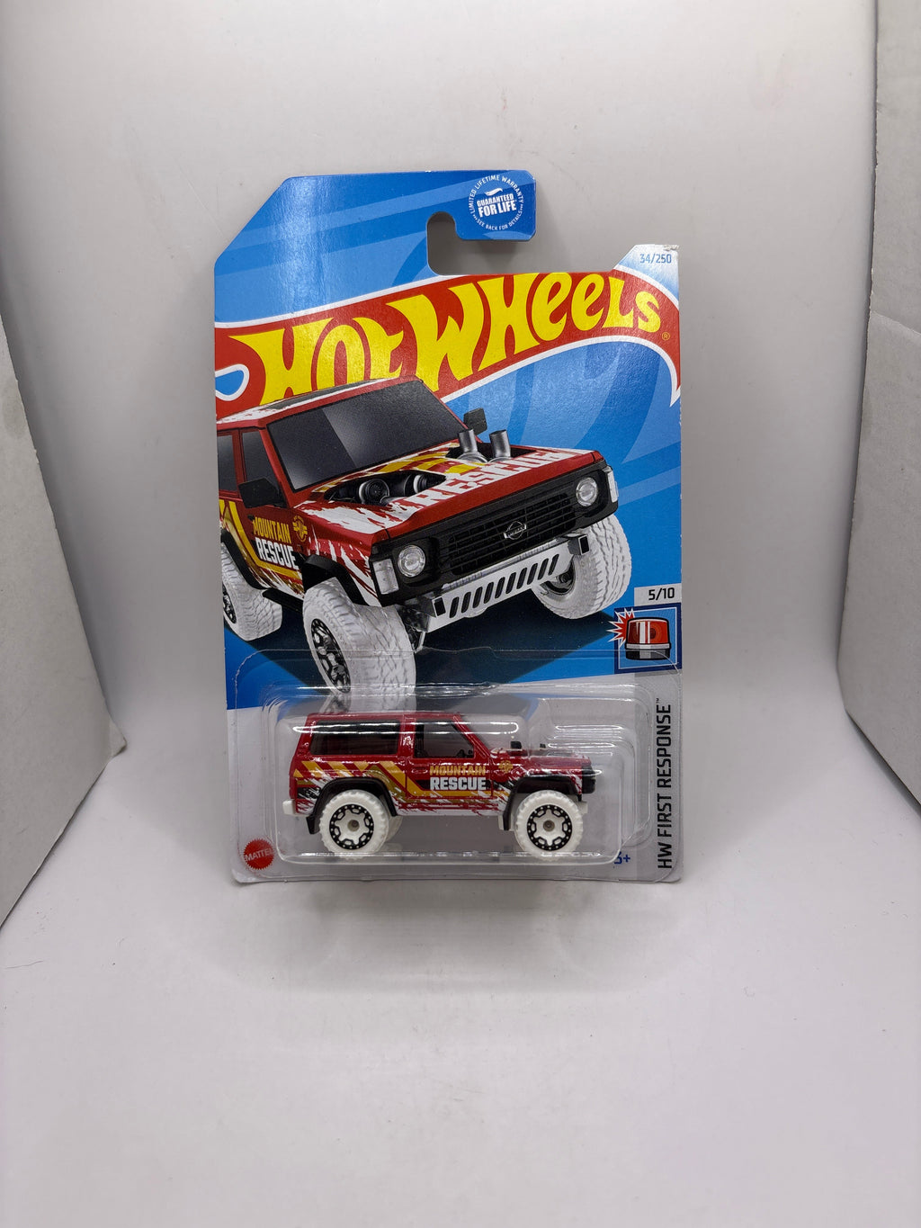 Hot Wheels Nissan Patrol Custom Diecast red