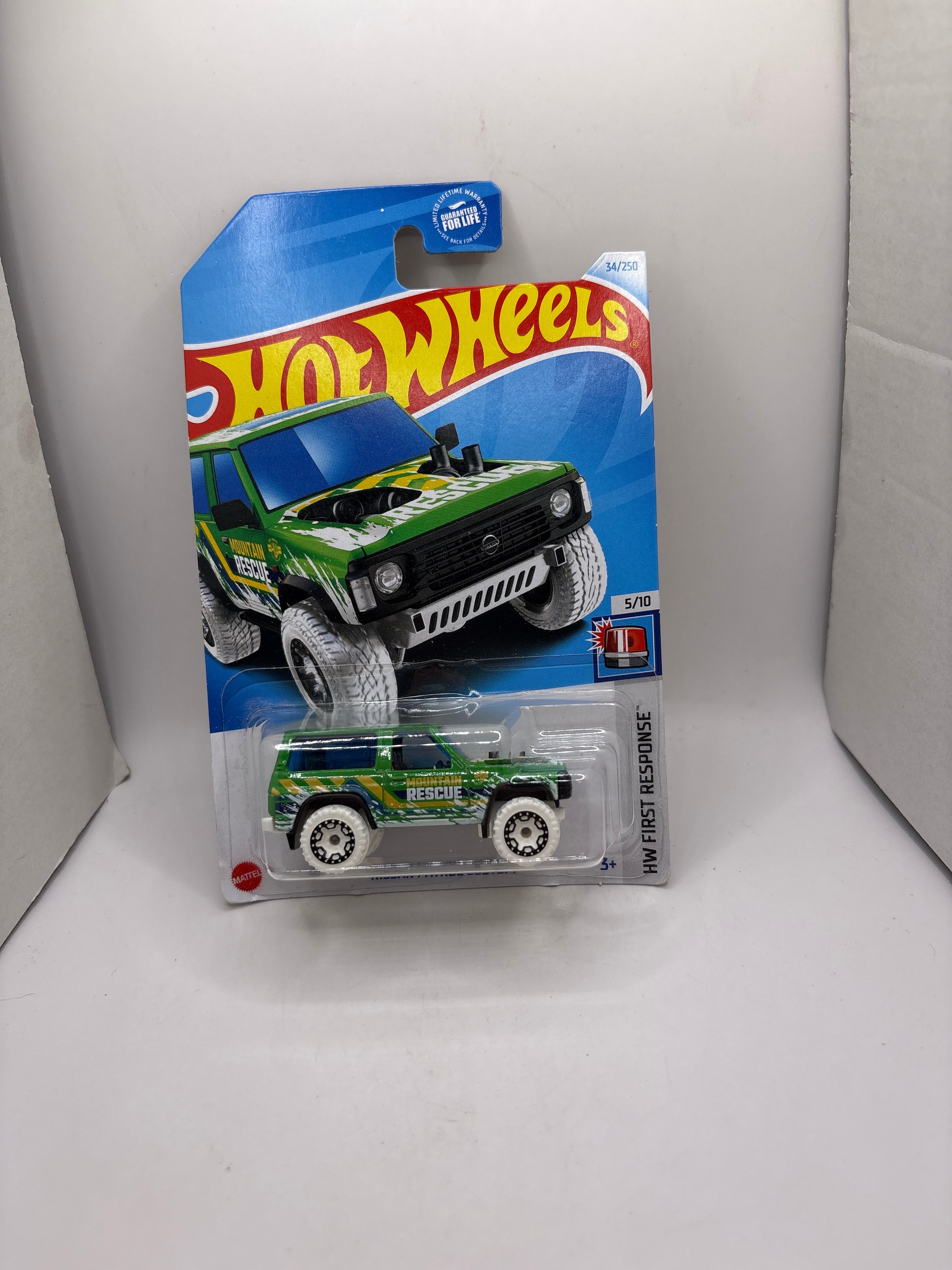 Hot Wheels Nissan Patrol Custom Diecast green