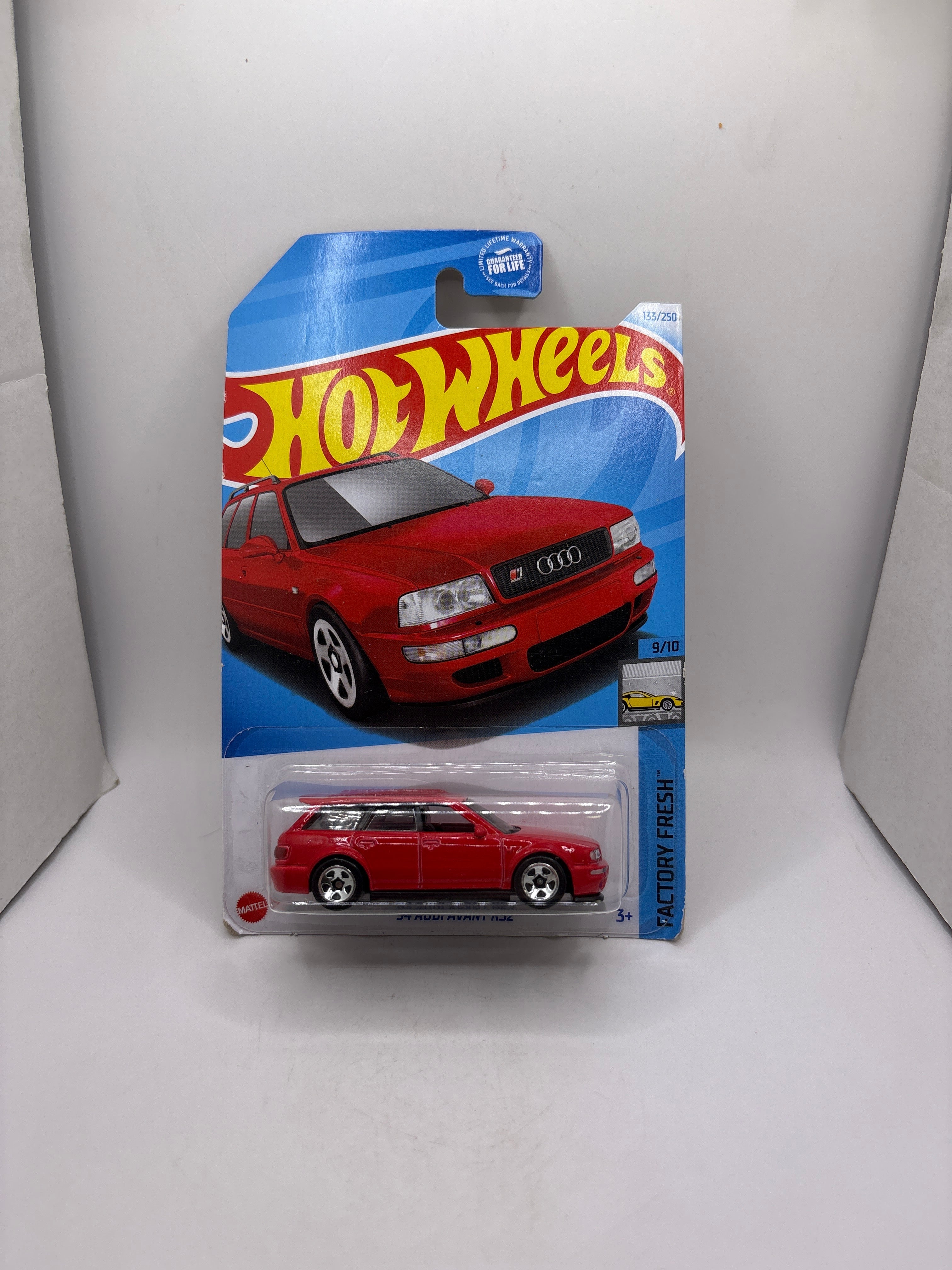 Hot Wheels 94 Audi Avant RS2 Diecast