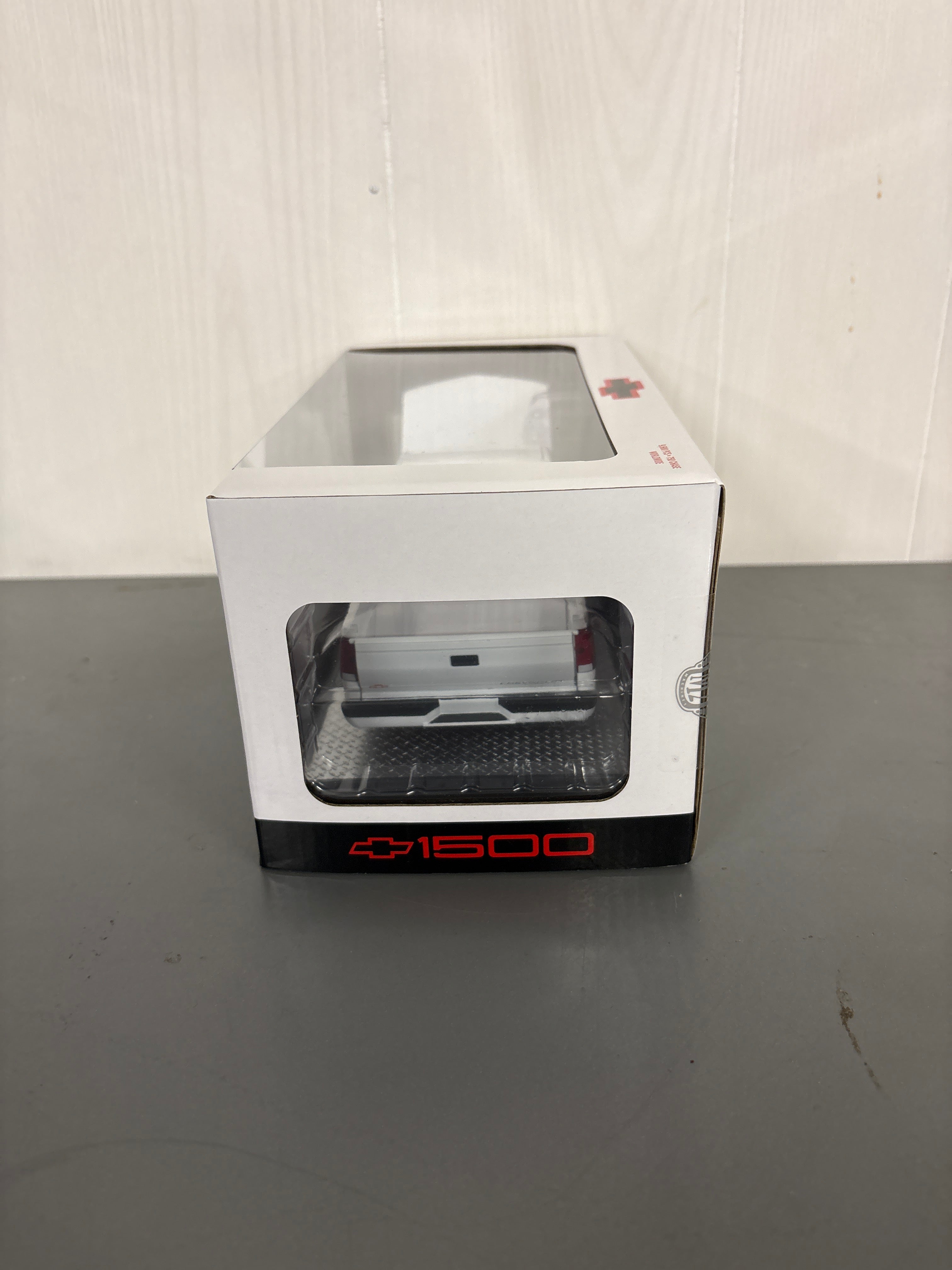 M2 1993 Chevrolet C1500 SS 454 Diecast white
