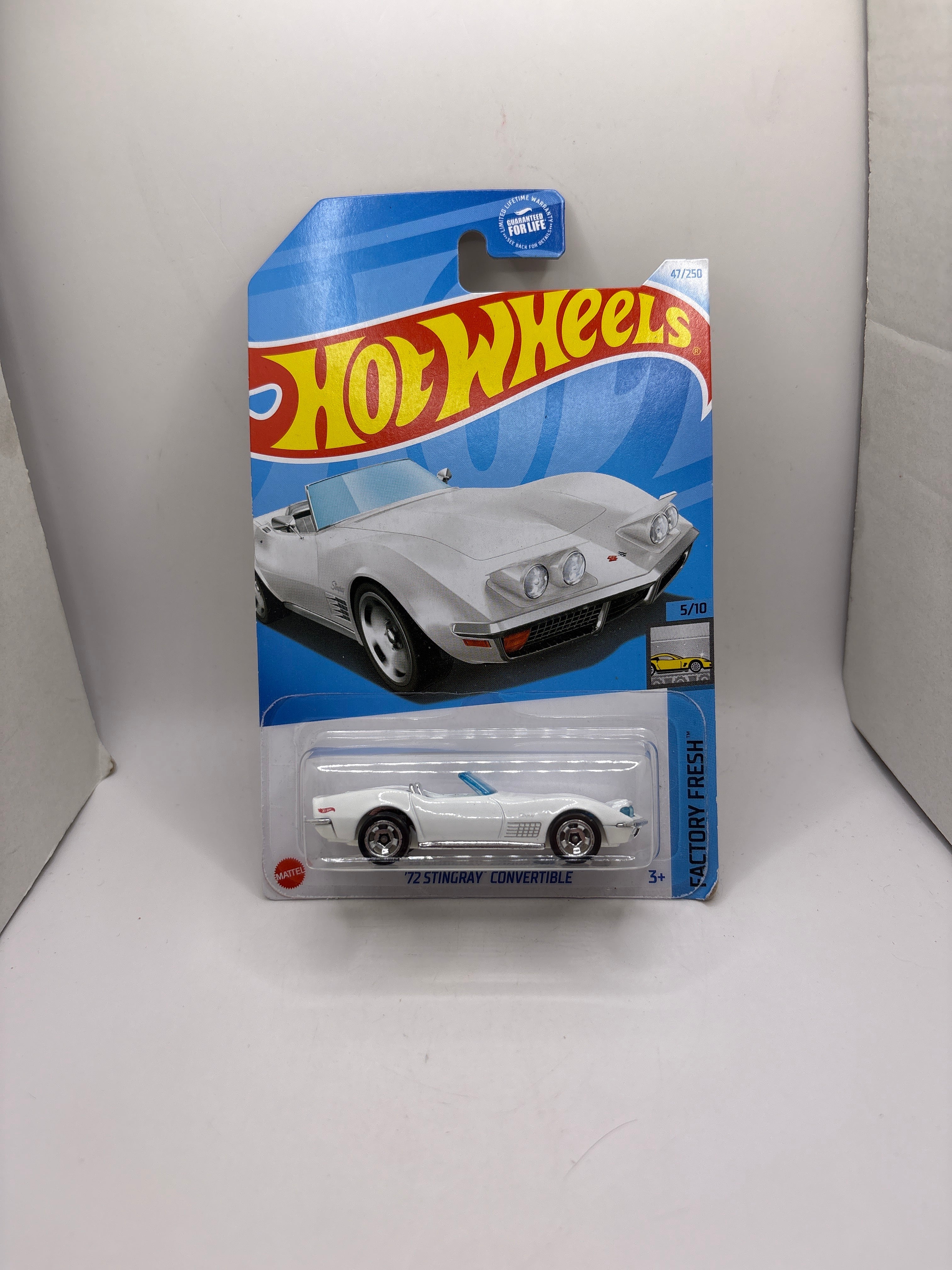 Hot Wheels 72 Stingray Convertible Diecast